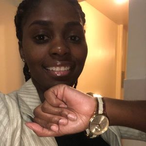 Meet your Posher, Desiree